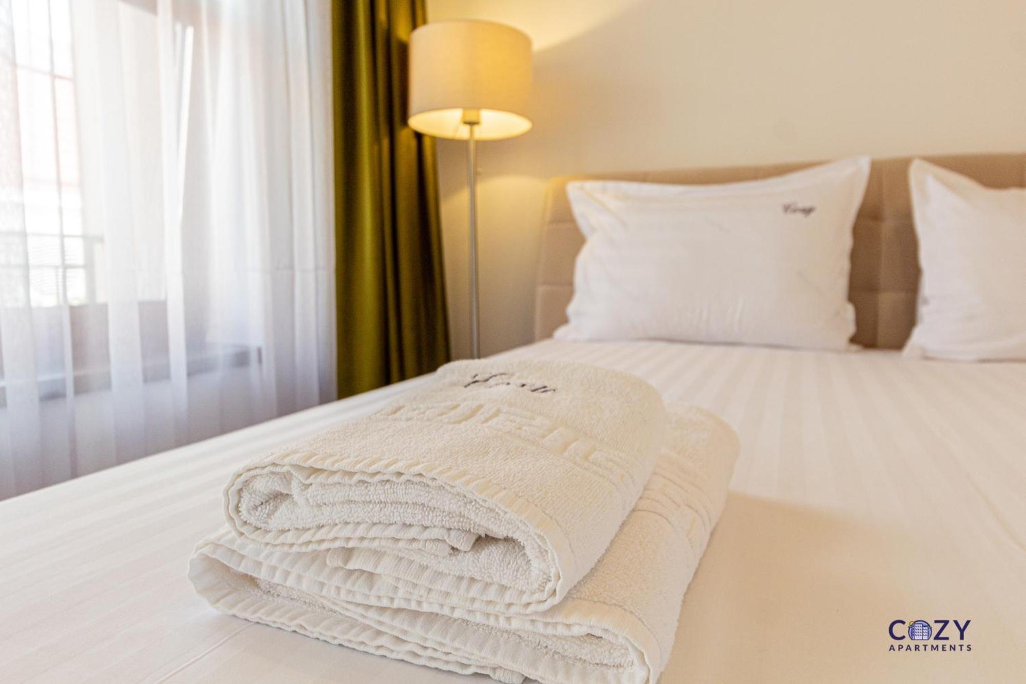 Cozy Brand New Boutique Aparthotel Brasov Exterior photo