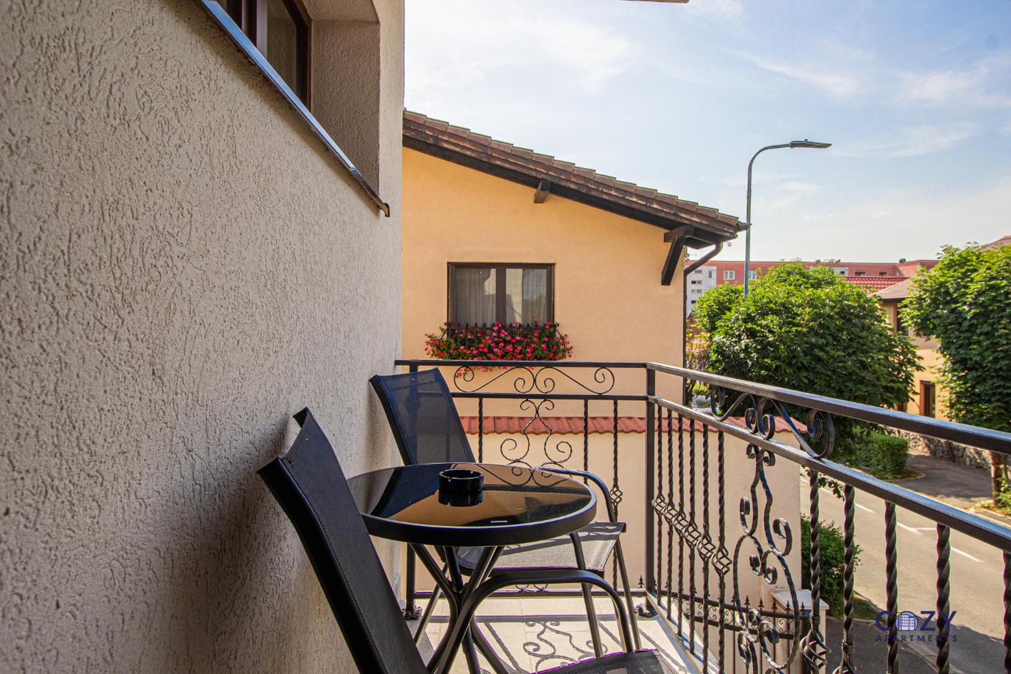 Cozy Brand New Boutique Aparthotel Brasov Exterior photo